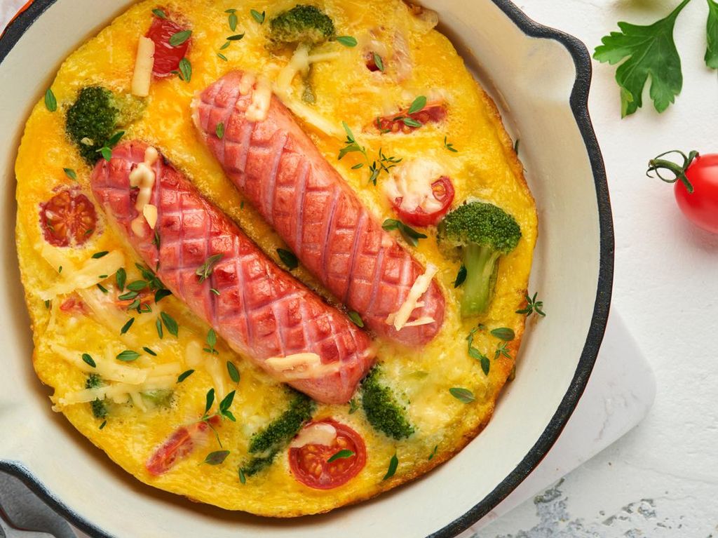 Kreasi Lezat: Tiga Resep Omelet Sosis yang Empuk dan Gurih untuk Sarapan Praktis